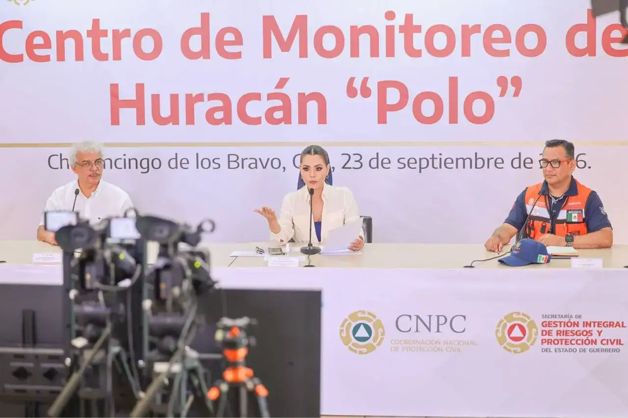 Zona costera de Guerrero con cielo nublado durante la temporada de lluvias