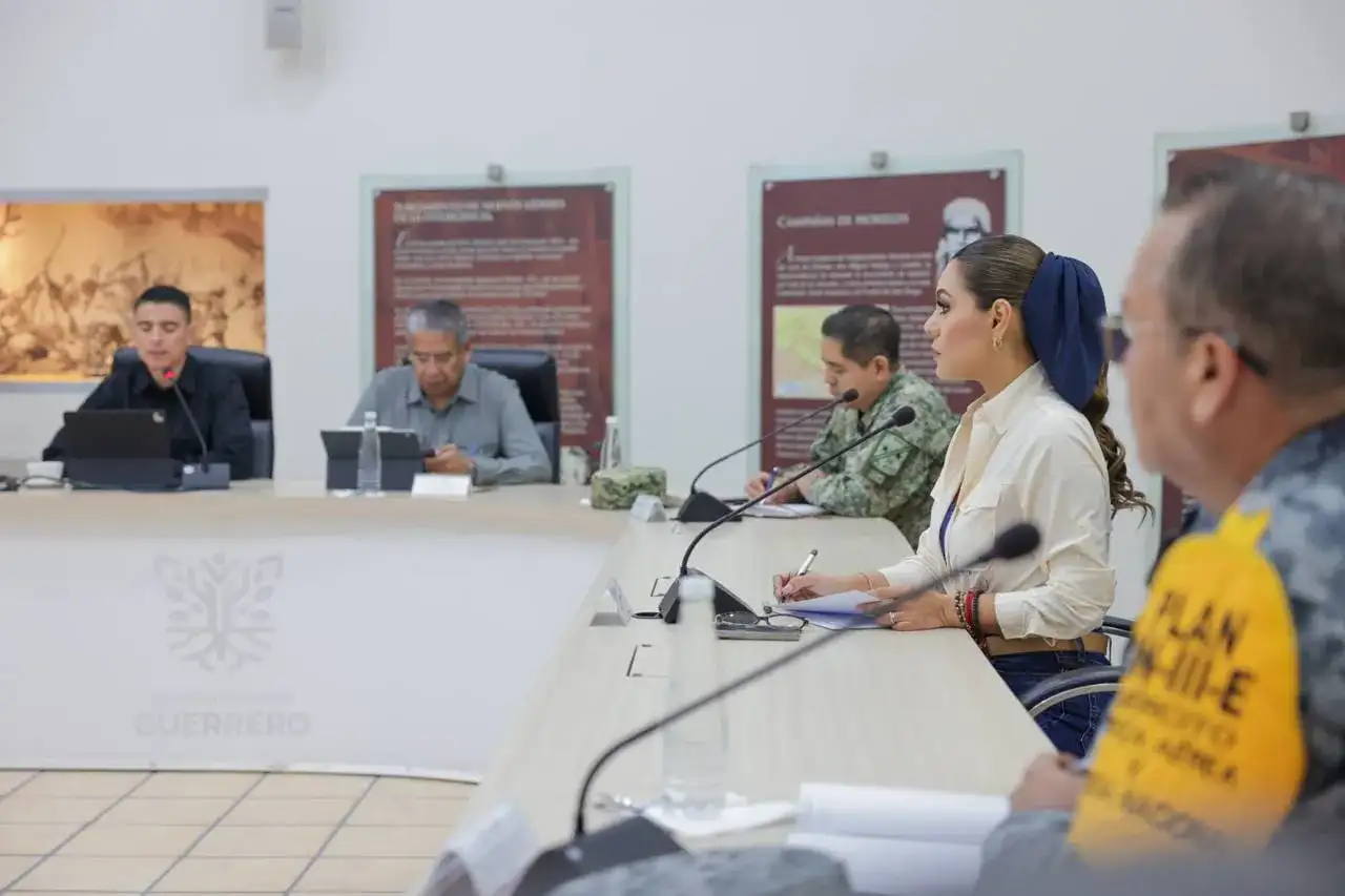Reunión de autoridades estatales durante la Mesa de Coordinación para la Construcción de la Paz en Guerrero