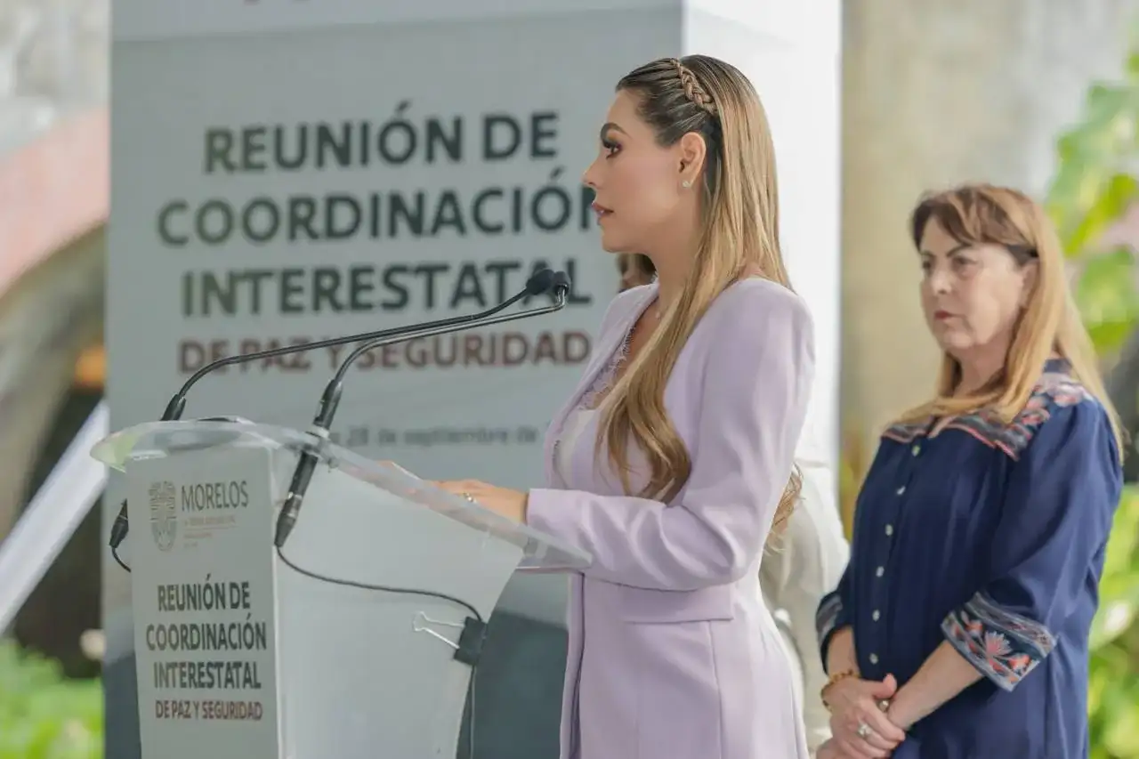 Gobernadora Evelyn Salgado durante una reunión de seguridad con otras autoridades estatales