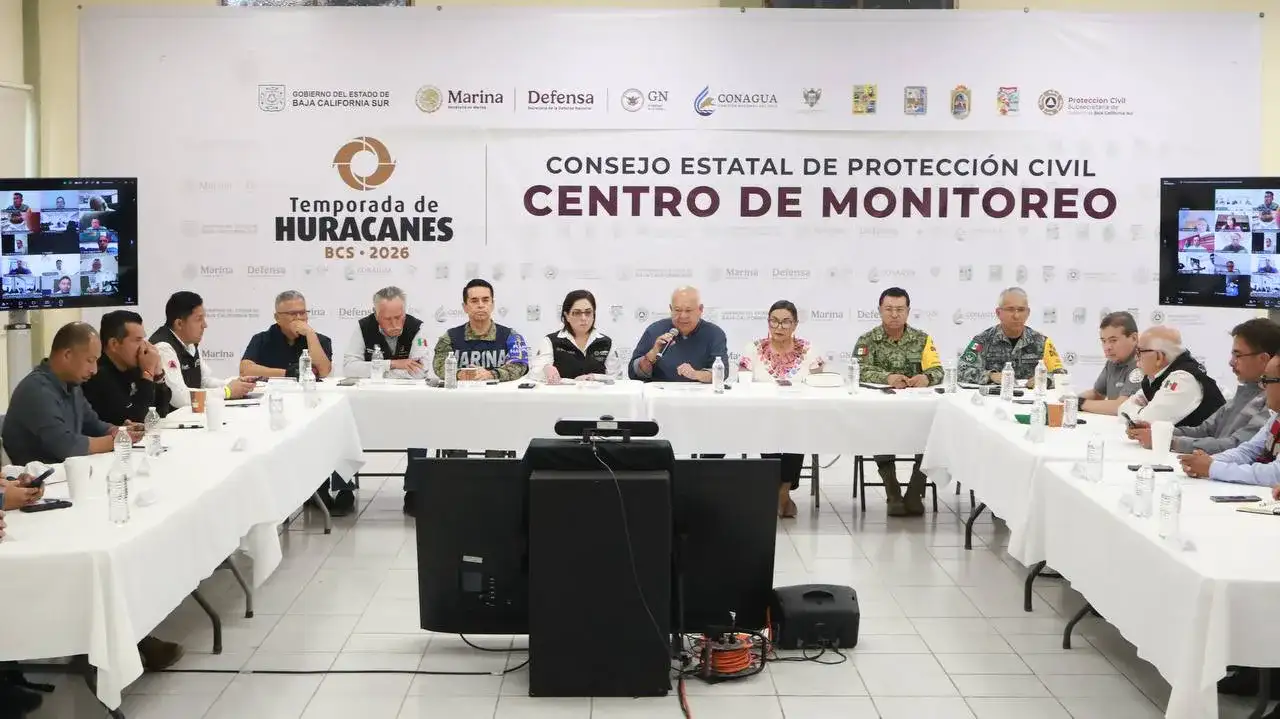 Cielo nublado y mar agitado por la aproximación del huracán Polo en Baja California Sur