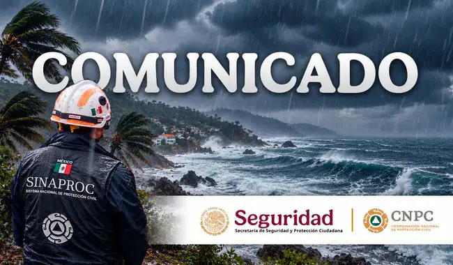 Personal de protección civil y autoridades durante operativos por el huracán Polo en la costa del Pacífico