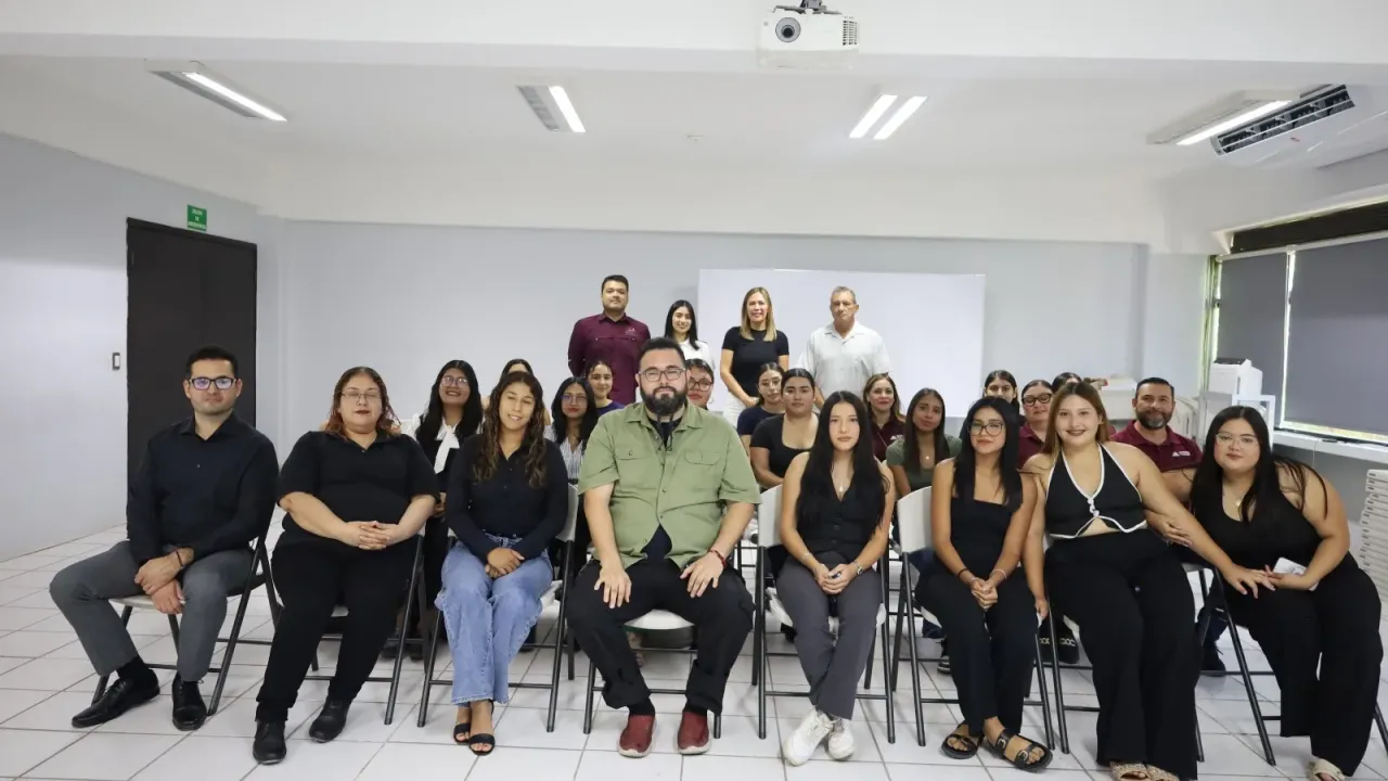 Firma de convenio entre ICATEBCS y UDT