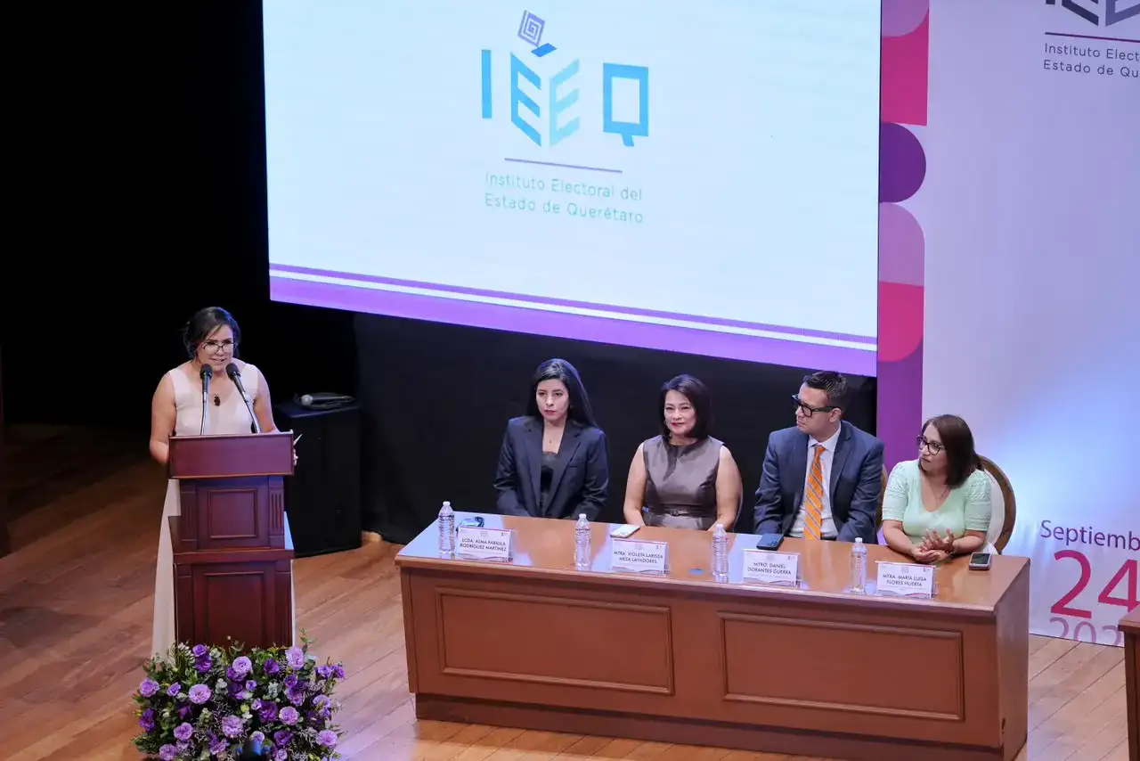 Autoridades durante la presentación del Informe Anual de Actividades 2025 del IEEQ en Querétaro