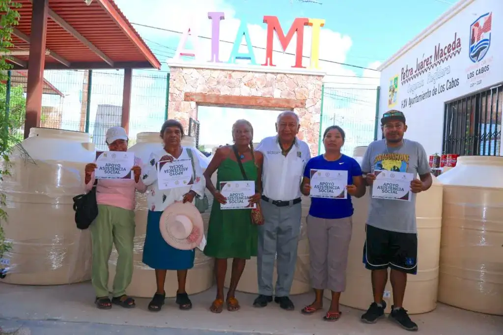 Entrega de apoyos a familias en la Coordinación Delegacional de Cabo San Lucas