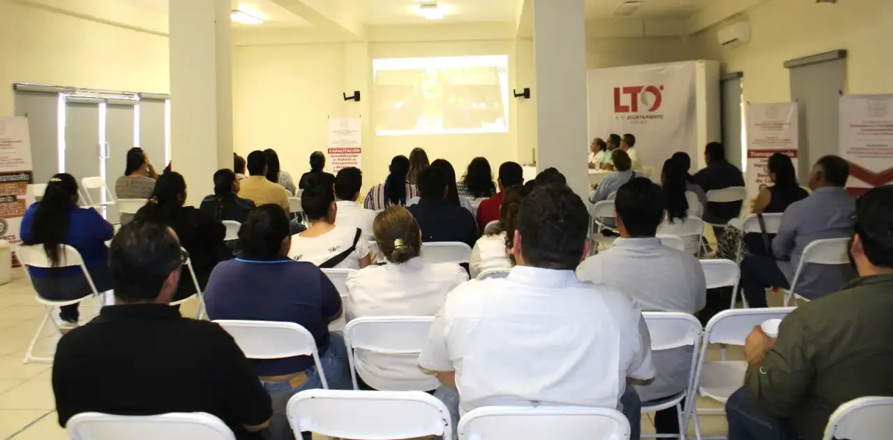 Funcionarios municipales en capacitación sobre transparencia en Baja California Sur