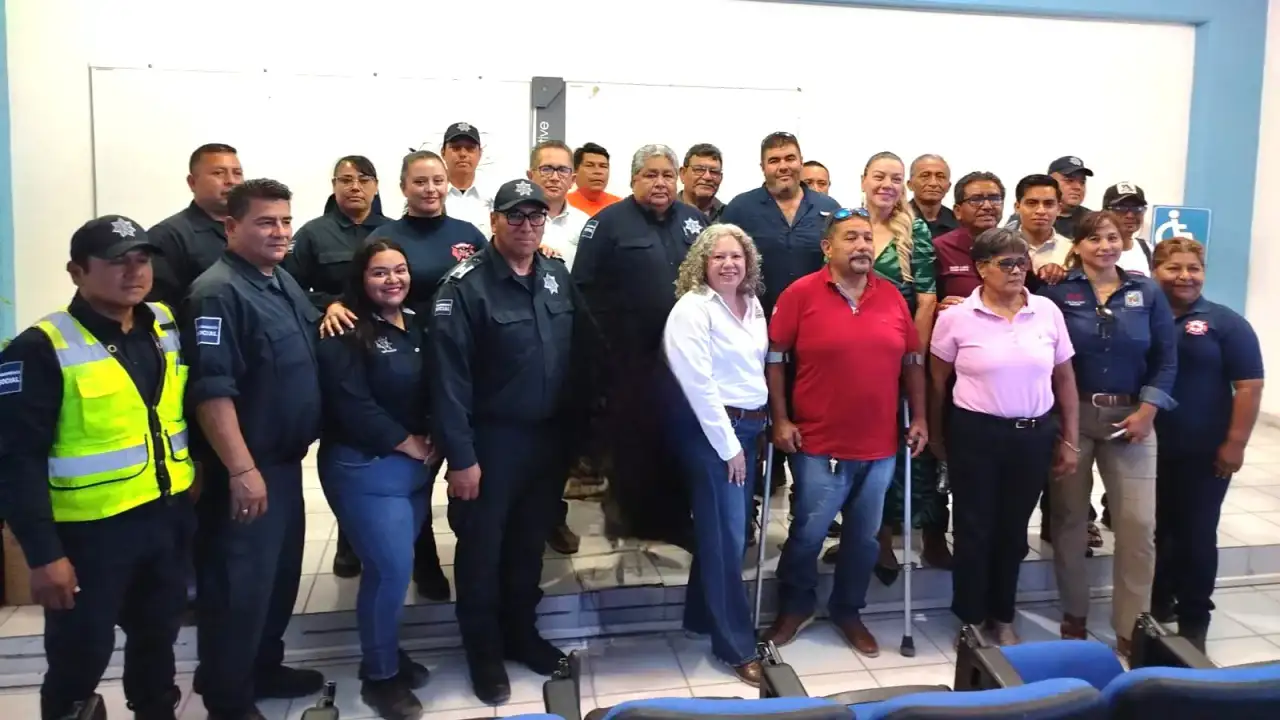 Personal de seguridad y emergencias en capacitación del ISIPD en Comondú