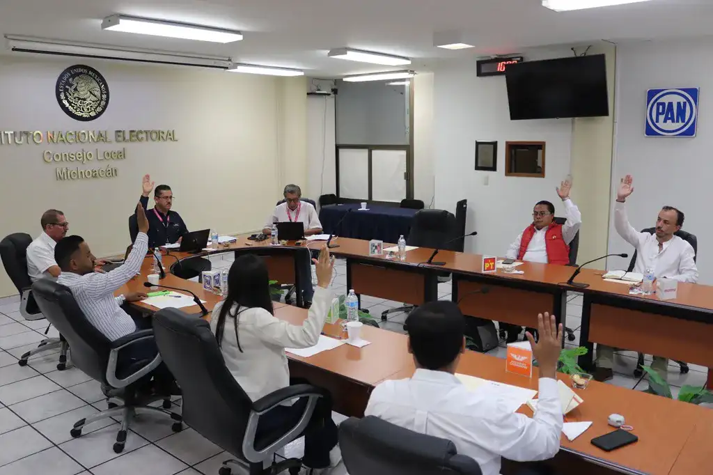 Reunión de la Comisión Local de Vigilancia del INE en Michoacán