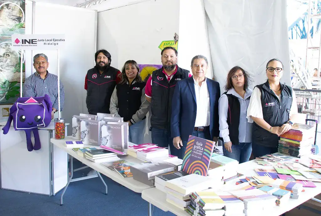 Niñas y niños participan en lectura de la Colección Árbol del INE en Hidalgo