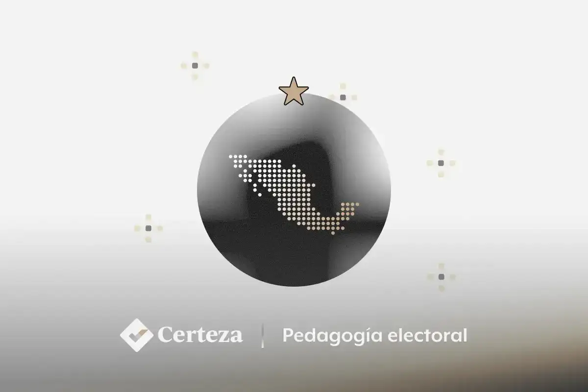 Sesión de un consejo electoral con funcionarios y ciudadanos en una mesa de trabajo