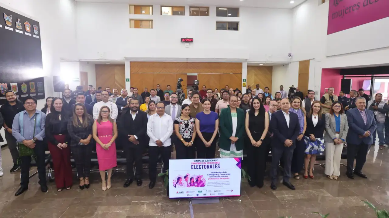Mesa de diálogo sobre participación política indígena en el INE