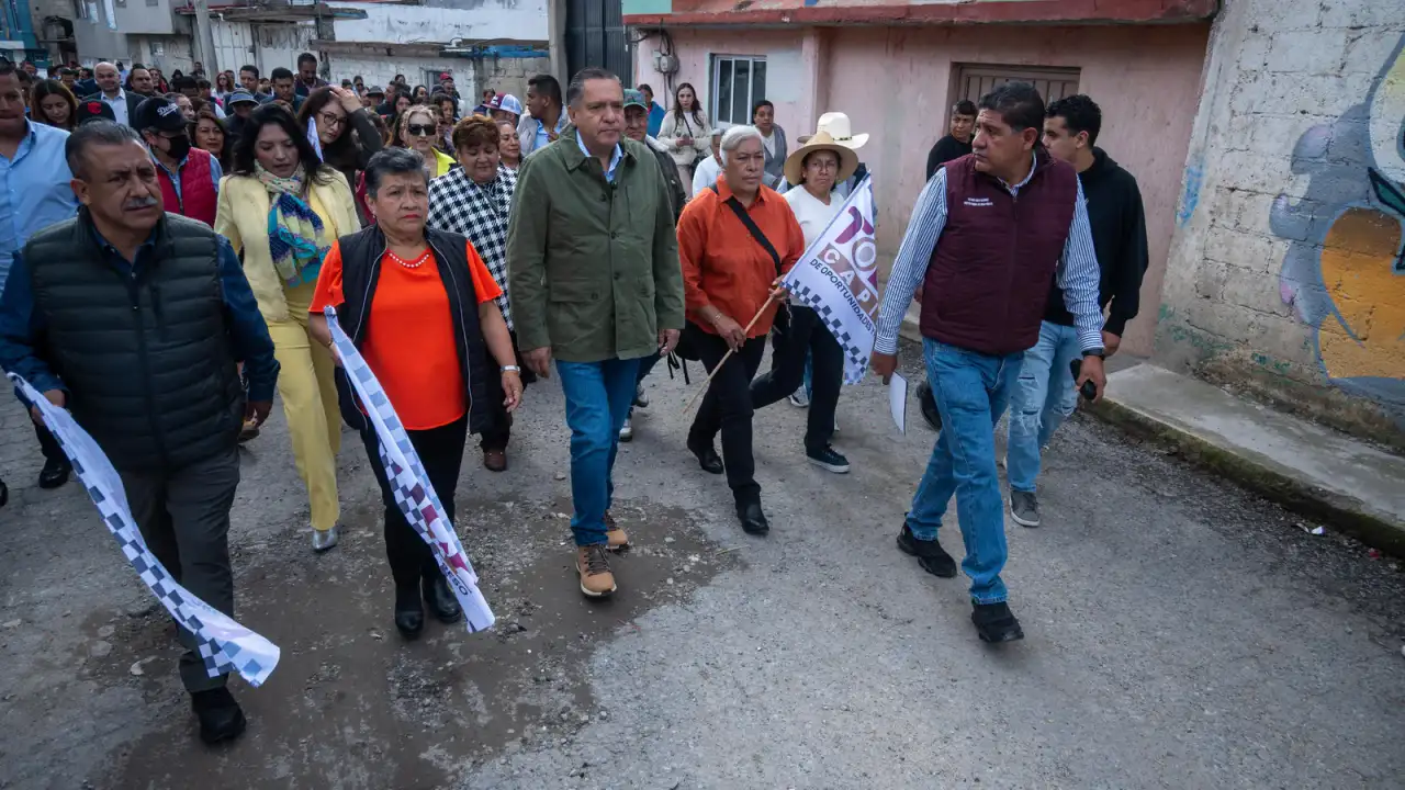 Inicio de obras de pavimentación en calle El Nevado, Cacalomacán, Toluca