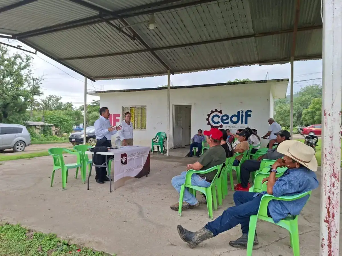 Delegado regional del ITM reunido con autoridades ejidales en El Mante