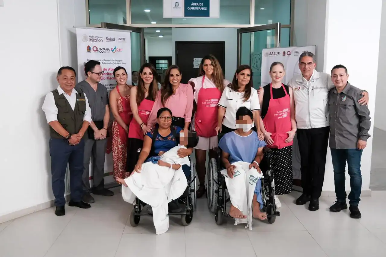 Gobernadora de Quintana Roo durante visita al hospital general Jesús Kumate Rodríguez