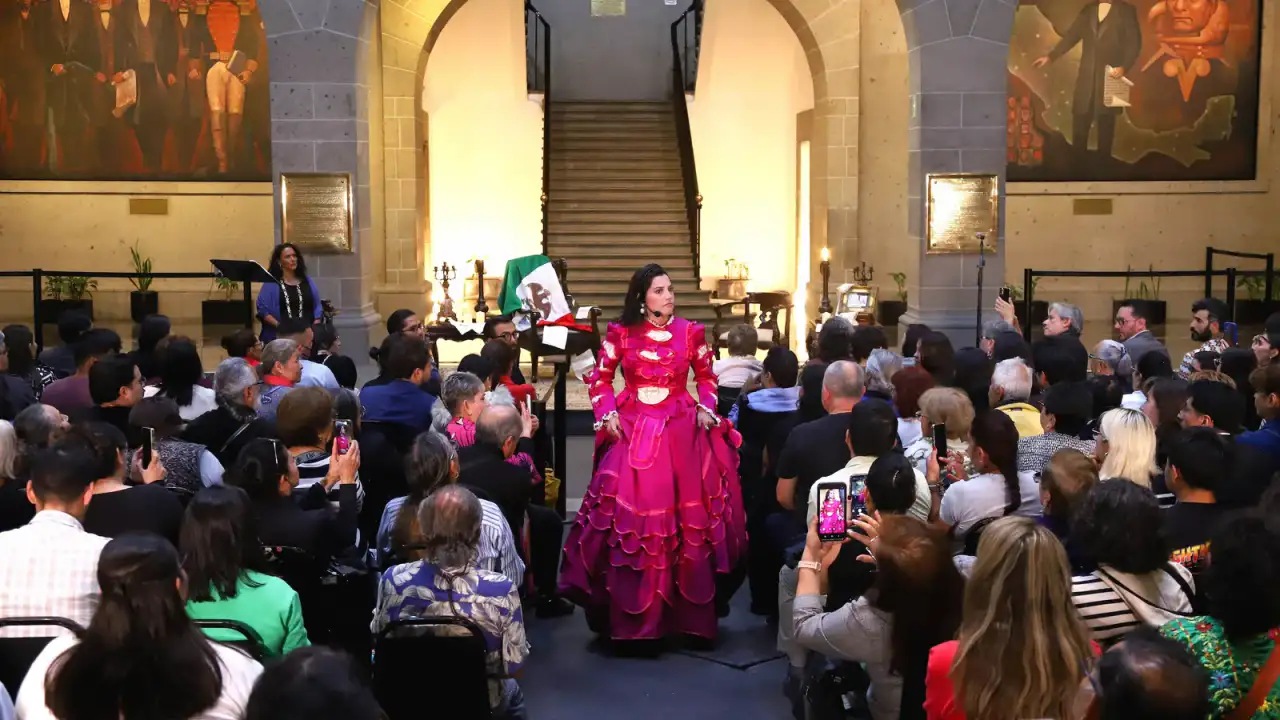 Escenario teatral en la Casona de Xicoténcatl durante la Noche de Museos
