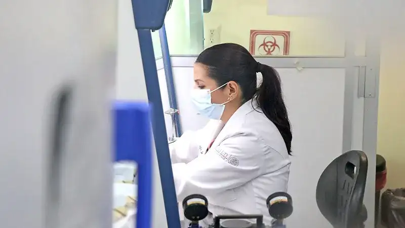 Personal del Laboratorio Estatal de Salud Pública de BCS