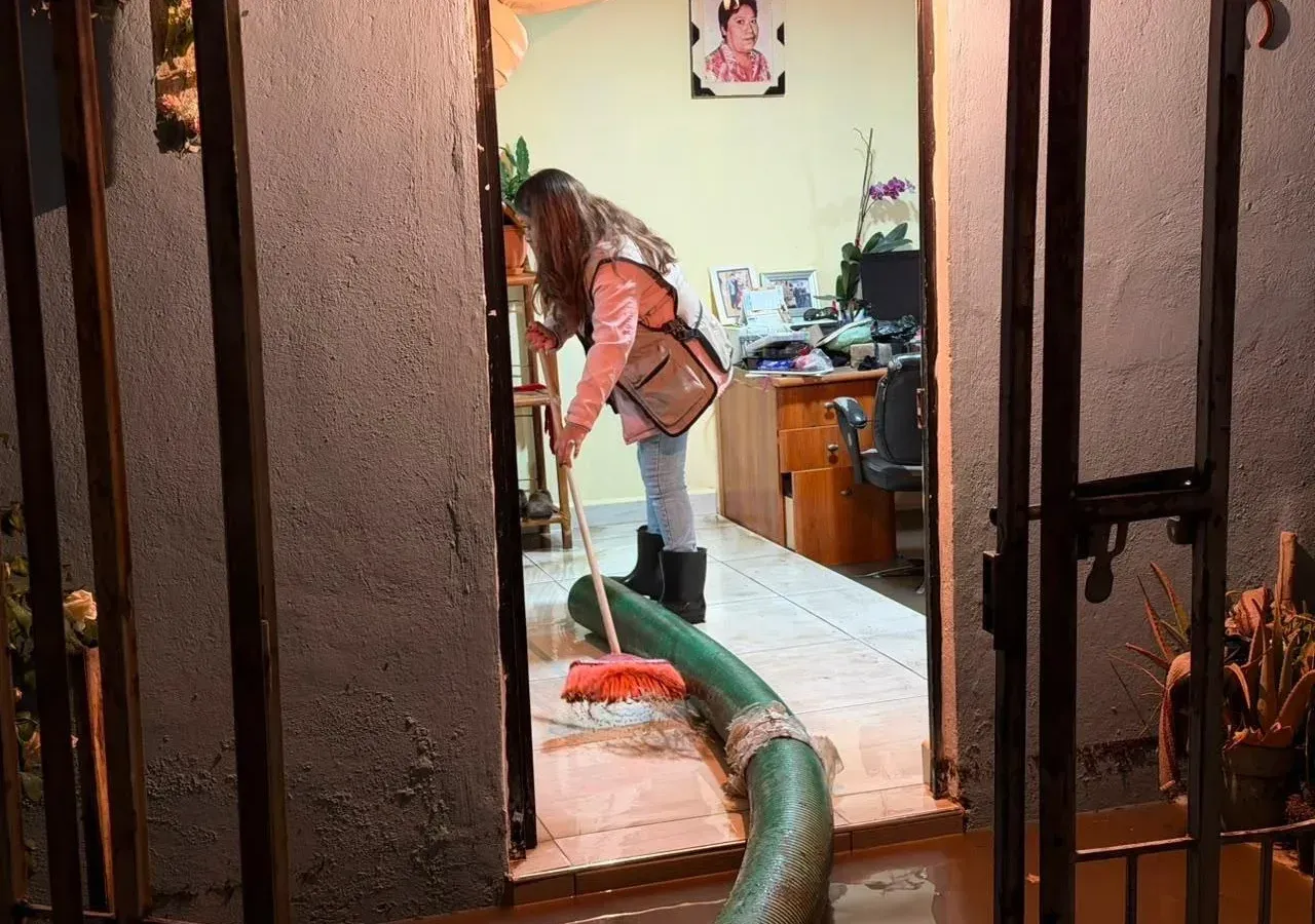 Personal de emergencias atiende encharcamientos en calles de Cuautitlán Izcalli