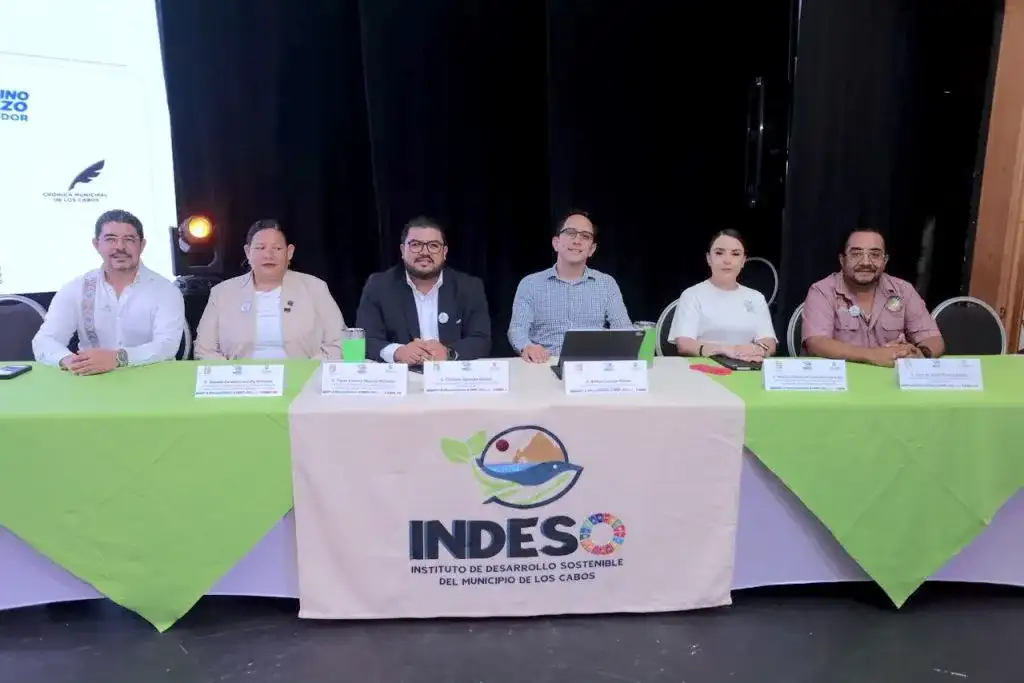 Autoridades y asistentes durante la inauguración de la Semana de la Sostenibilidad en Los Cabos