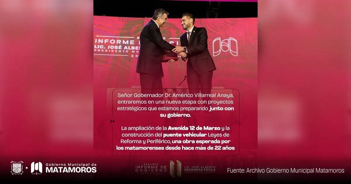Avenida urbana de Matamoros con tránsito vehicular y comercios
