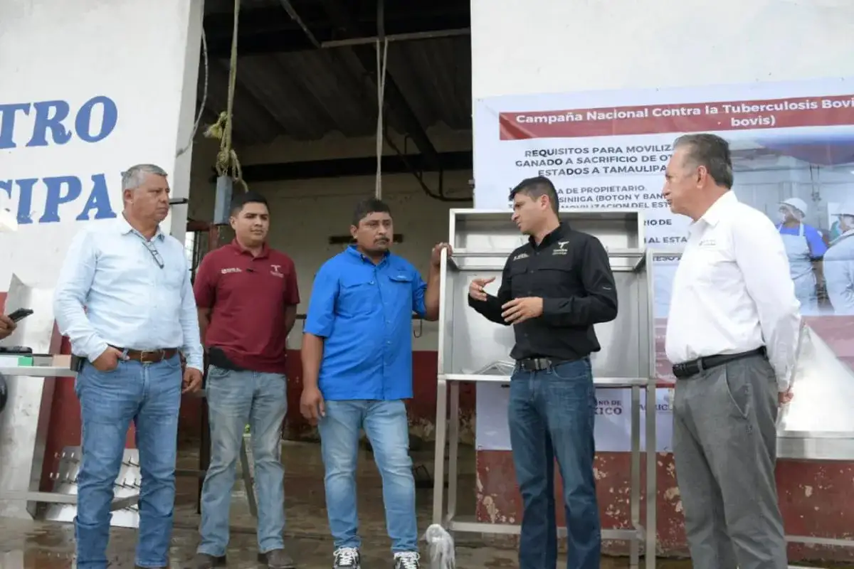 Entrega de equipo al rastro municipal de Ocampo, Tamaulipas