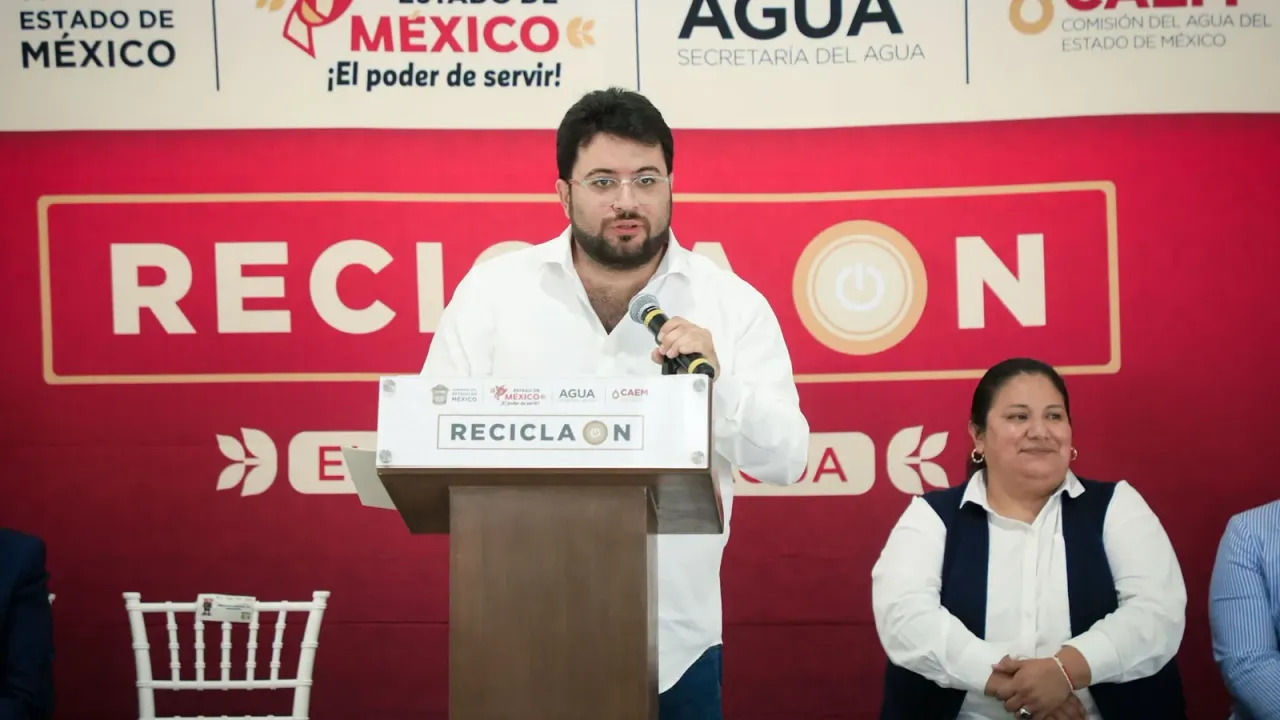 Contenedor de acopio de residuos electrónicos en oficinas de OAPAS en Naucalpan