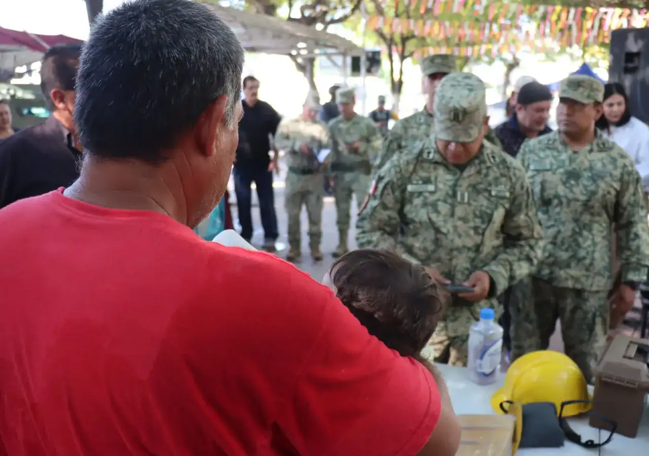 Módulo de canje de armas durante una jornada de desarme voluntario en Sinaloa