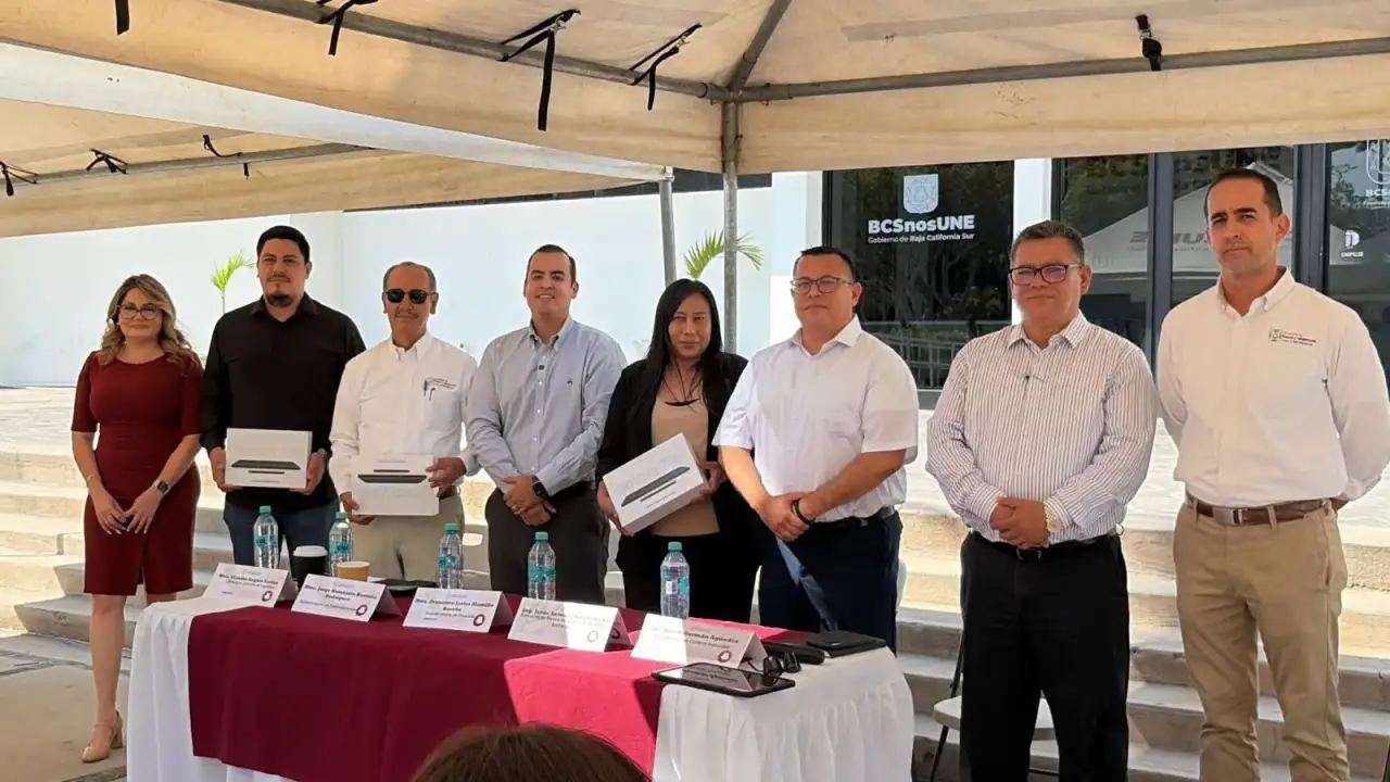 Tabletas electrónicas para verificación vehicular en oficinas de Finanzas de Baja California Sur