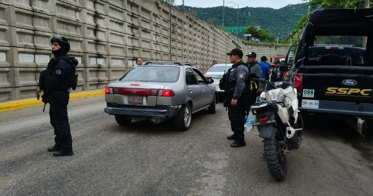 Puesto de atención ciudadana del Operativo Casco Seguro en Acapulco