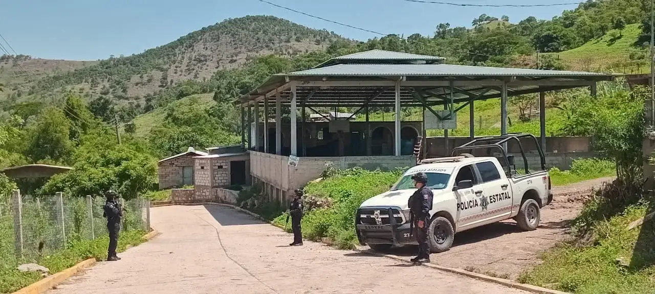 Patrullaje de fuerzas de seguridad en zona rural de Chilapa de Álvarez