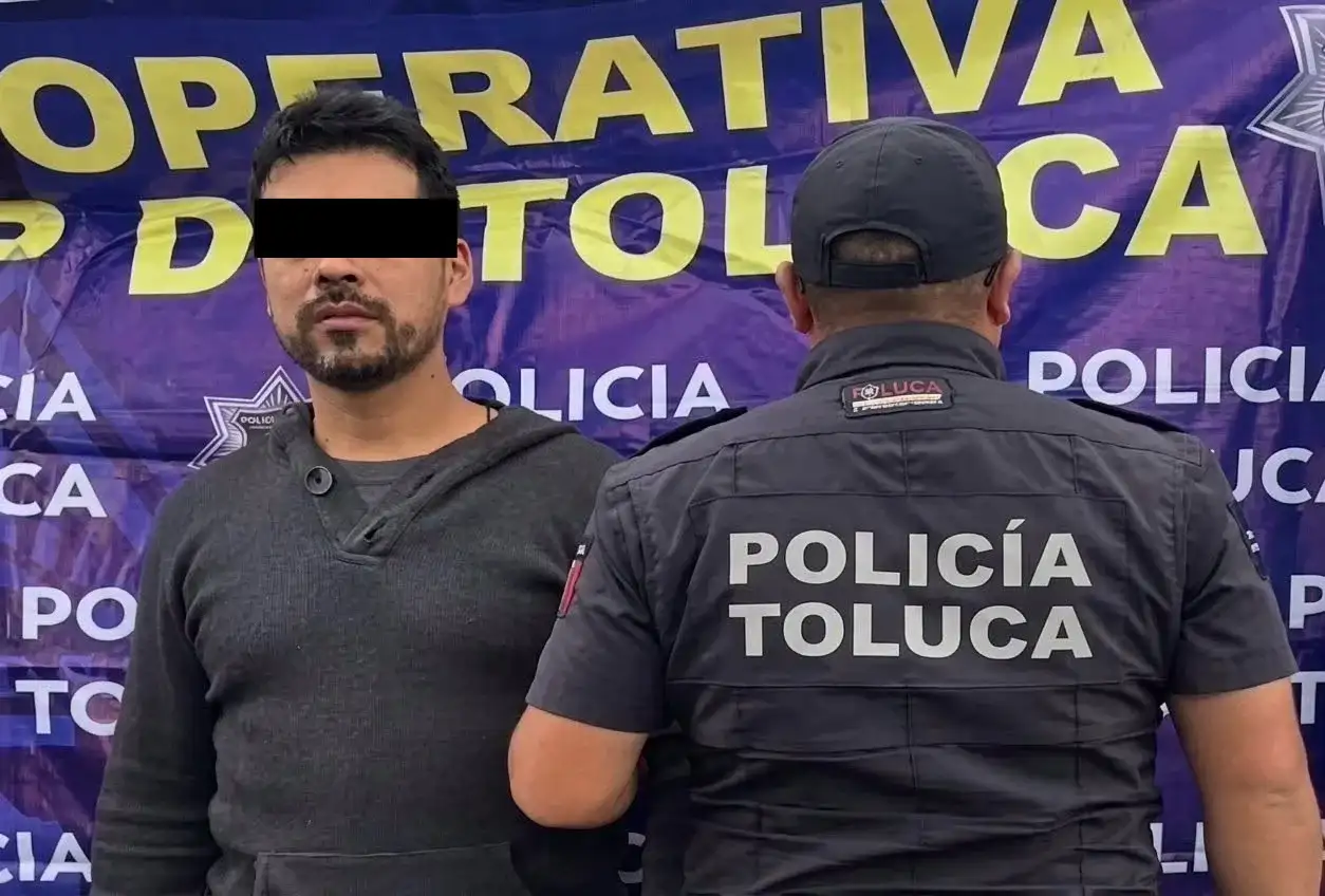Patrulla de la Policía Municipal de Toluca durante un operativo de revisión vehicular