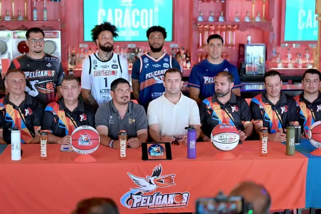 Presentación del equipo Pelícanos de Los Cabos en rueda de prensa