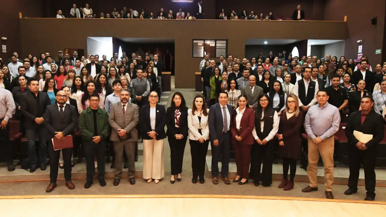 Funcionarios del Gobierno de Zacatecas en reunión de planeación presupuestaria.