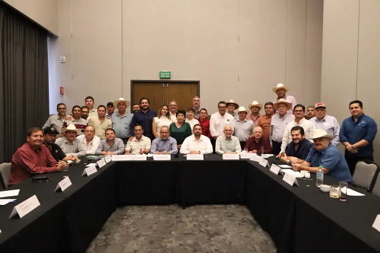 Reunión de liderazgos agrícolas en Sinaloa para tratar apoyos al campo
