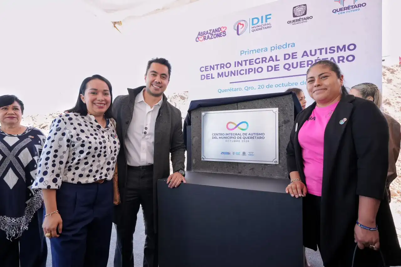 Autoridades colocan la primera piedra del Centro Integral de Autismo en Querétaro
