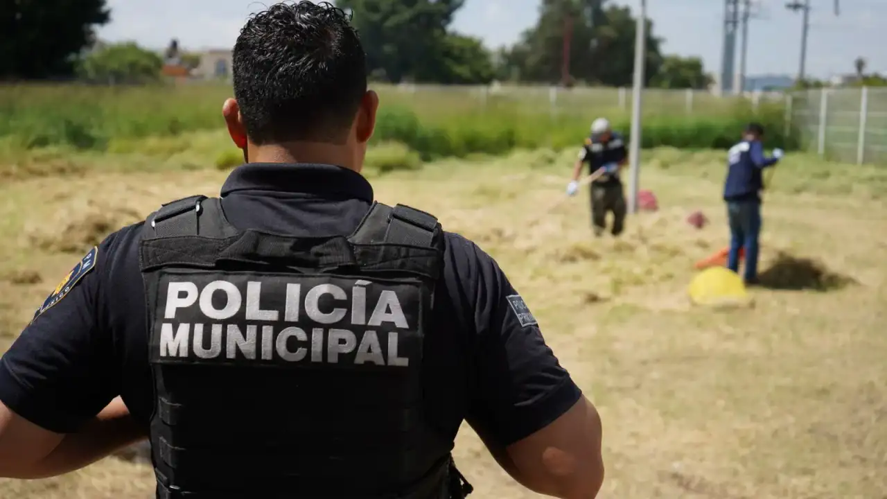 Patrulla de la policía municipal de Querétaro en una calle de la ciudad