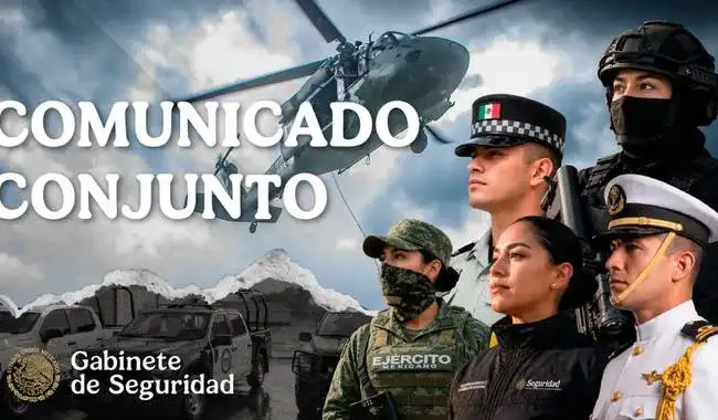 Elementos de seguridad federal durante un despliegue operativo en una carretera de Sinaloa