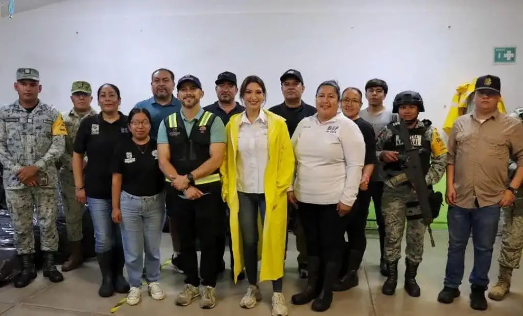 Refugio temporal con colchonetas y suministros en Los Cabos