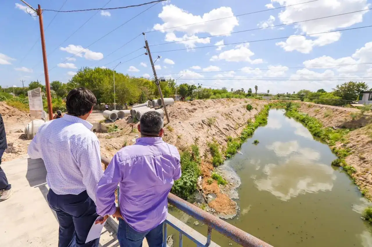 Puente vehicular en la colonia Burocrática de Reynosa durante trabajos de rehabilitación