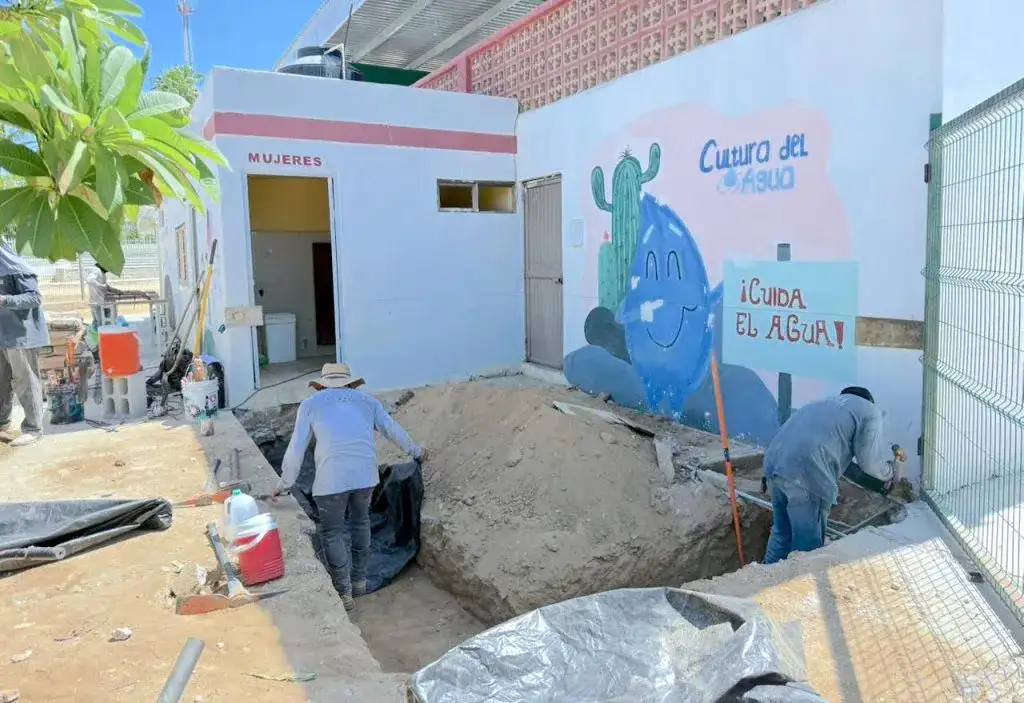 Trabajos de remodelación en el estadio de béisbol de Miraflores
