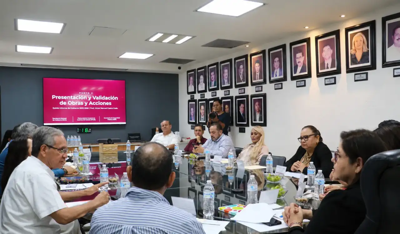 Reunión de funcionarios estatales durante una sesión del Subcomité de Seguridad Pública y Justicia