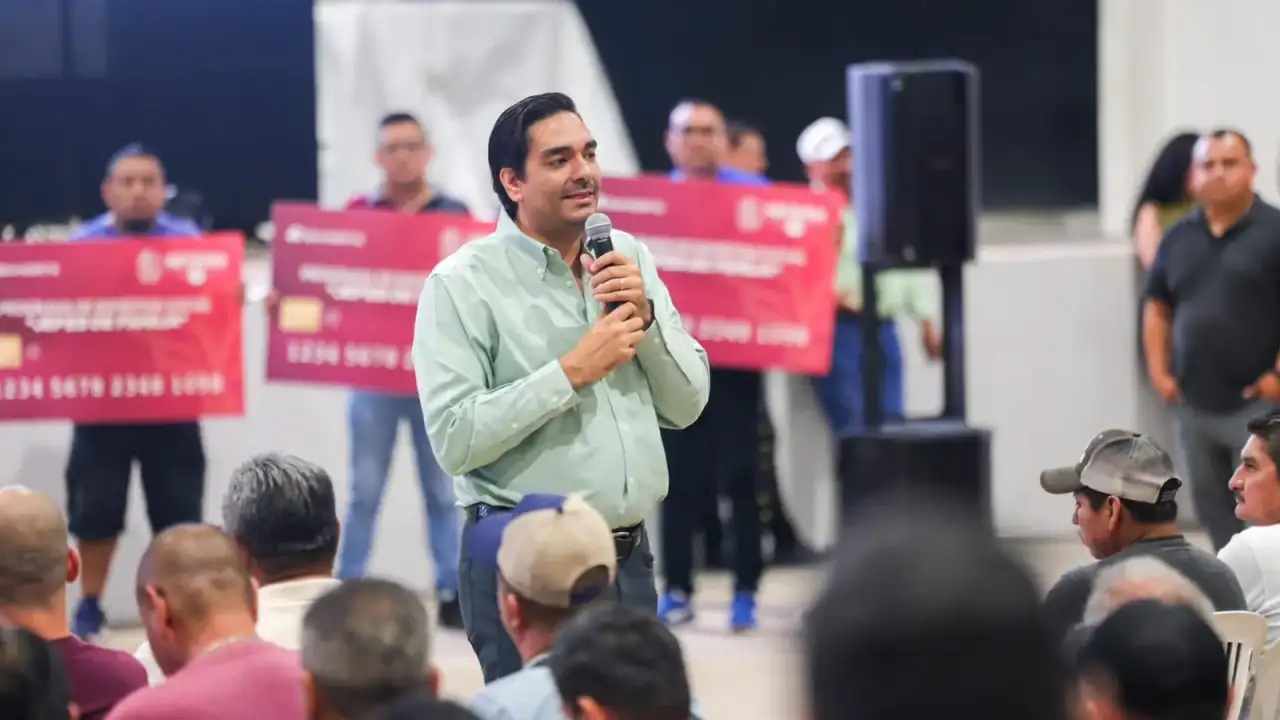 Entrega de apoyos económicos a jefes de familia en Reynosa, Tamaulipas