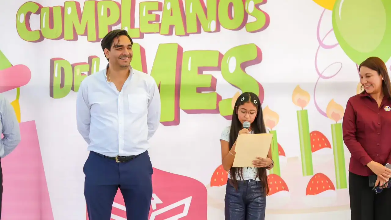 Niñas y niños durante una celebración de cumpleaños organizada en Reynosa