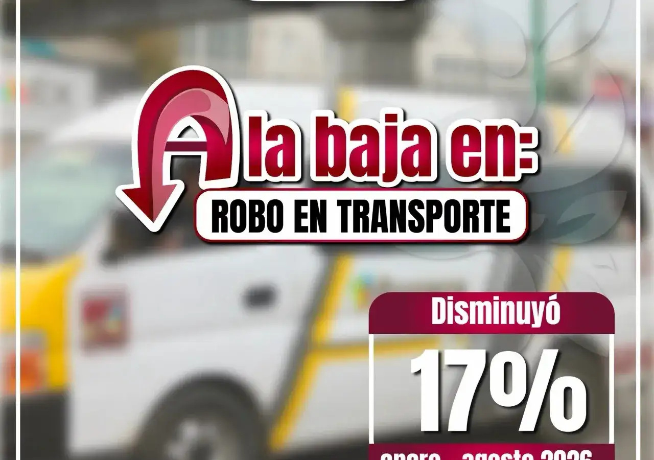 Usuarios esperan el transporte público en una vialidad de Cuautitlán Izcalli