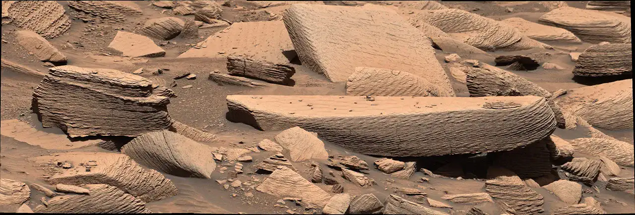 Rocas estratificadas en Marte captadas por el rover Curiosity en Jawbone Canyon