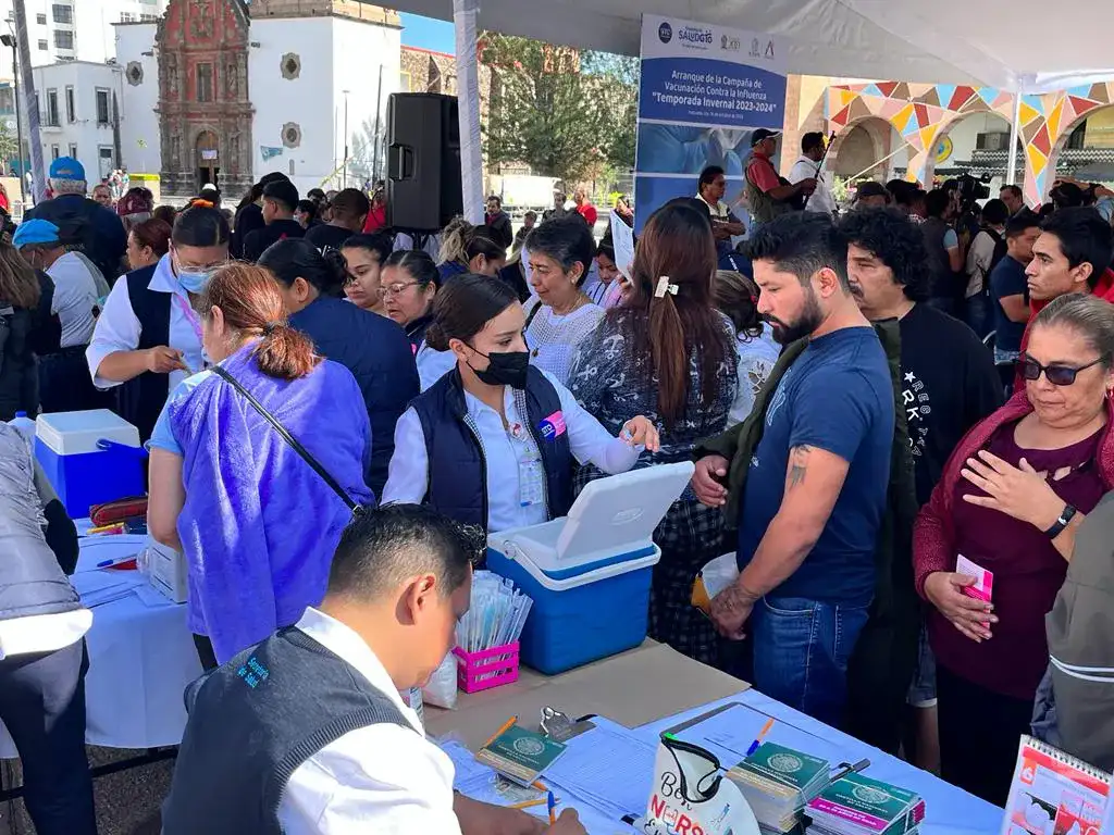 Imagen de vacunación en puesto semifijo durante Mundial Social 2026 en Guanajuato