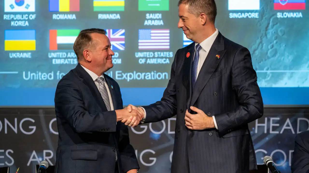 Ceremonia de firma de los Acuerdos Artemis en la sede de la NASA en Washington