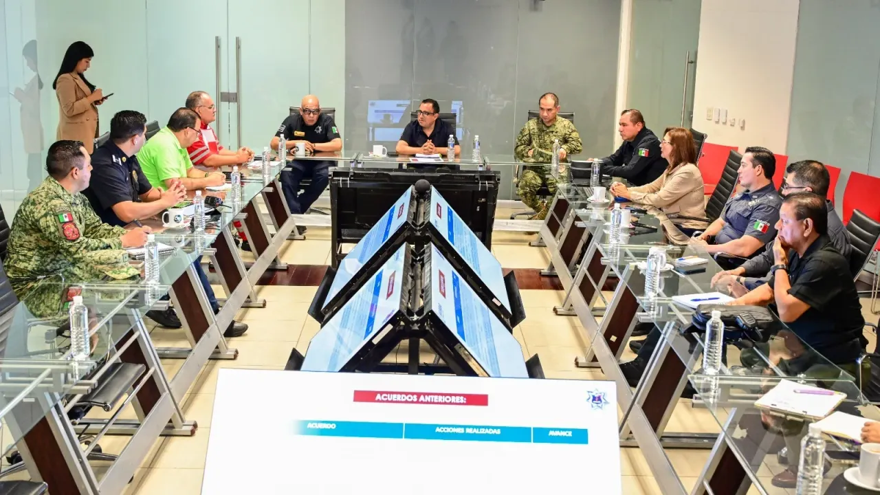 Reunión de autoridades de seguridad y cuerpos de auxilio en Sinaloa