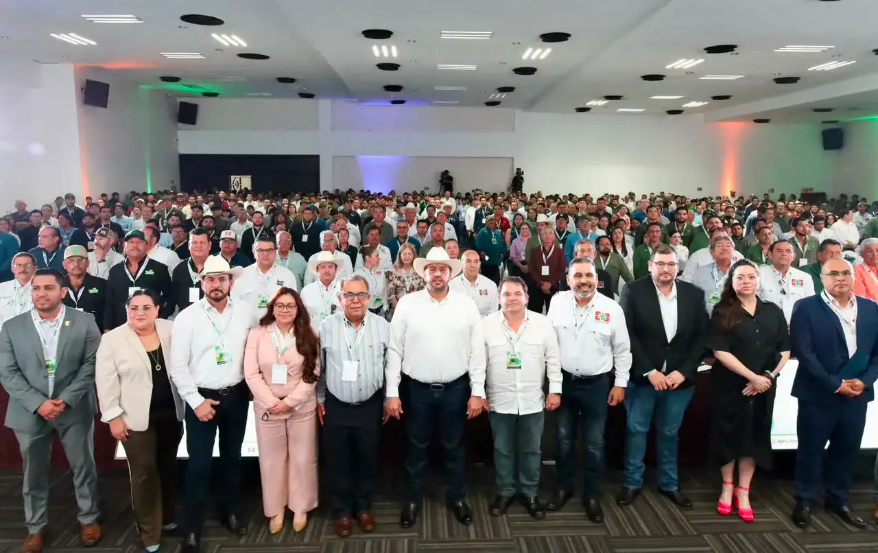 Inauguración de la convención CONISIAPA 2026 en Mazatlán con asistentes