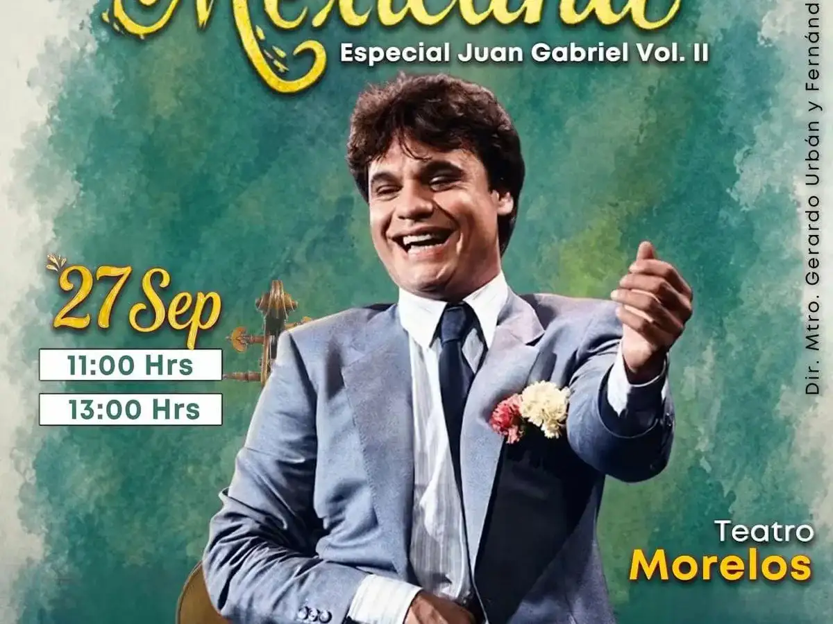 Músicos de orquesta sinfónica durante un concierto en un teatro de Toluca