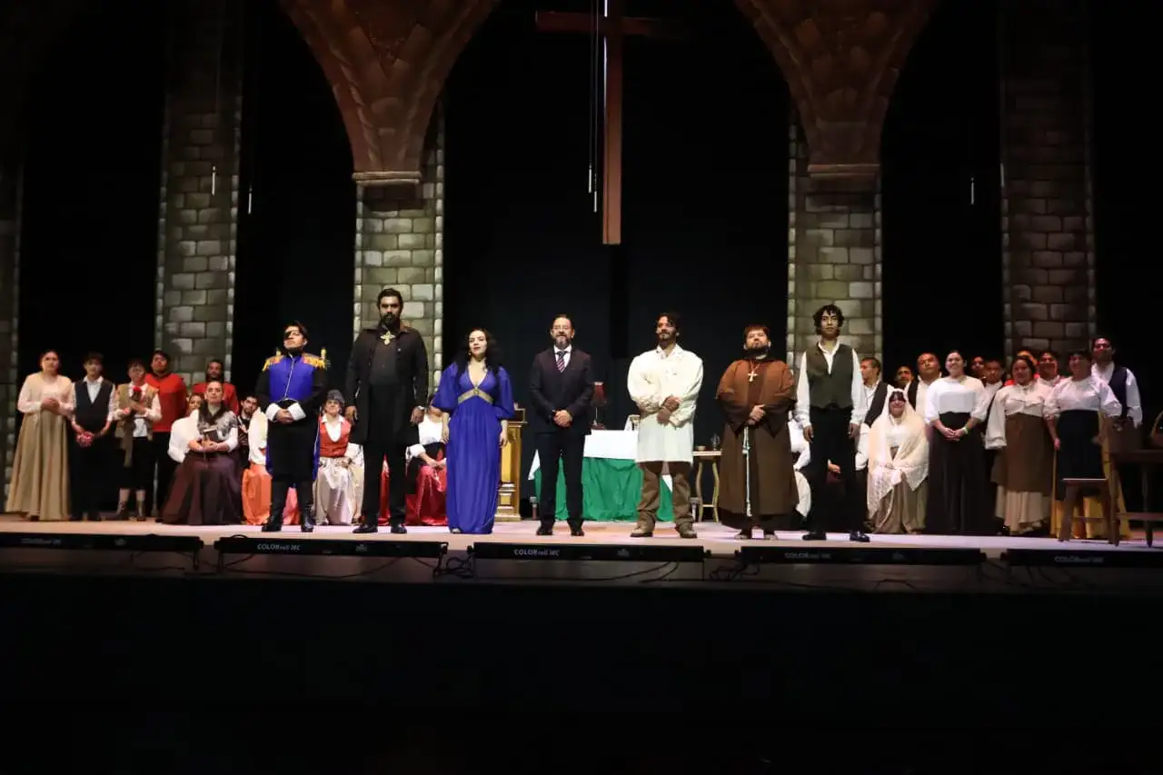 Teatro Morelos durante una función de ópera en Toluca