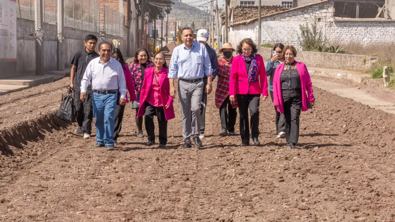 Calle en obras de pavimentación en la delegación de Calixtlahuaca, Toluca
